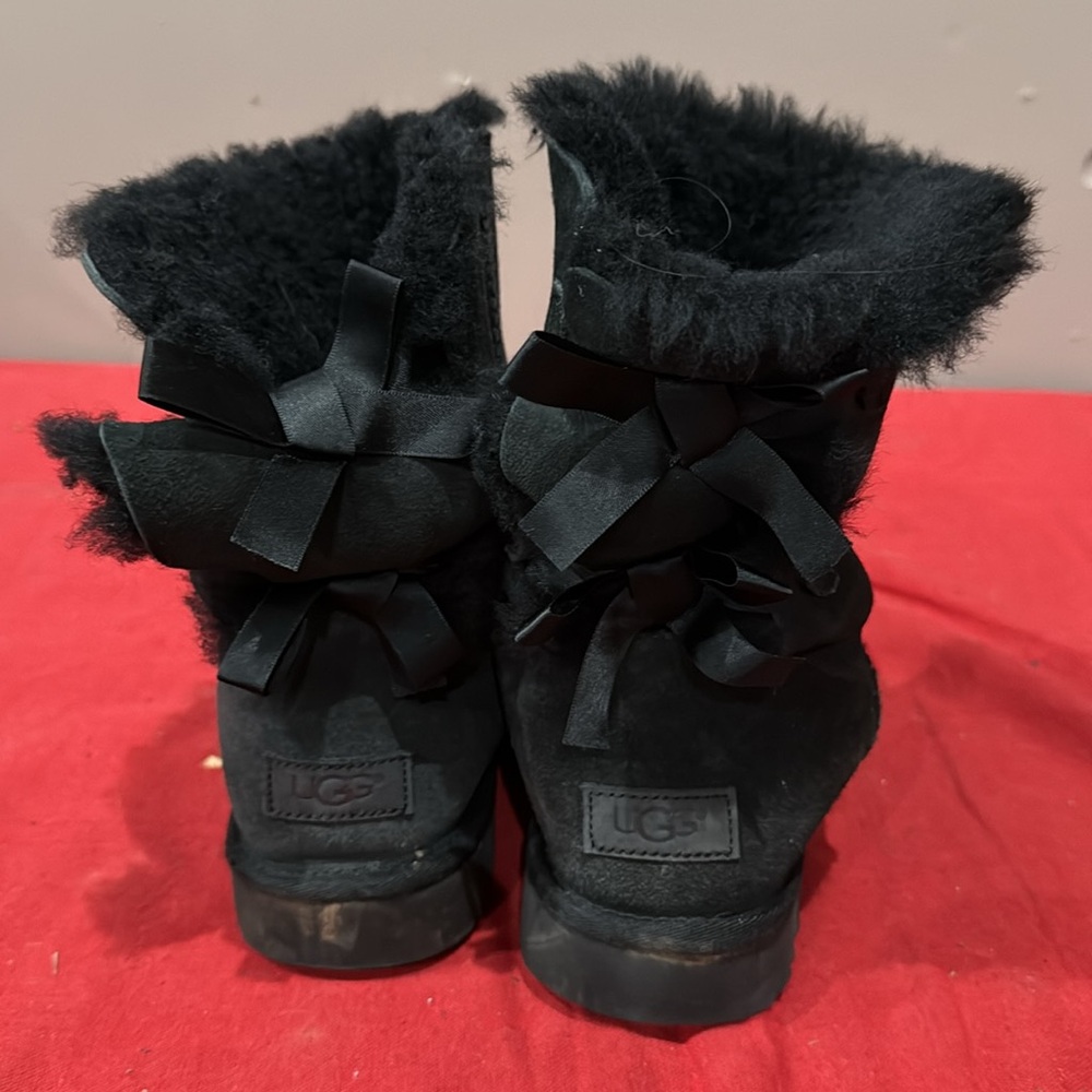 UGG Black Winter Boots with bows - Picture 2 of 4